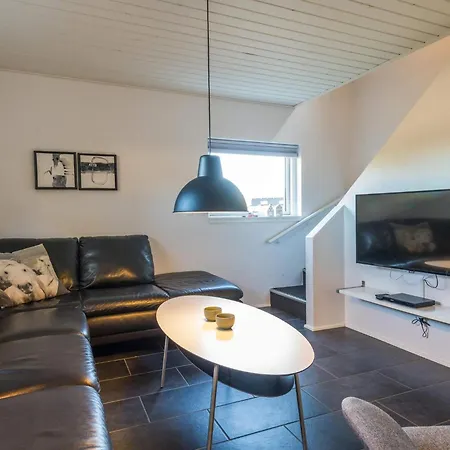 Semesterbostad Cozy Coastal Retreat In Fano-by Traum