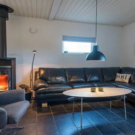 Cozy Coastal Retreat In Fano-by Traum